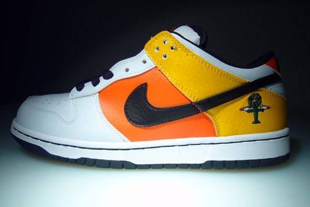 Nike SB Dunk Low Pro 'Raygun Home' 304292-802-5